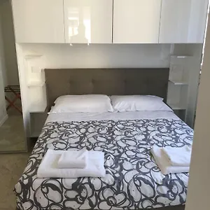  Apartment Porta Venezia - Downtown Italy